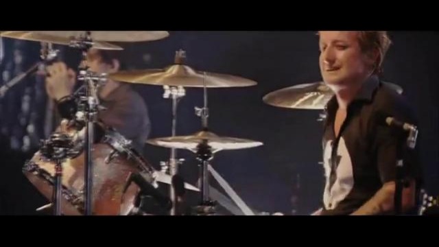 Green Day – 99 Revolutions (live)
