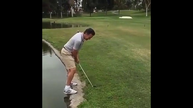 Прикольный игрок в гольф