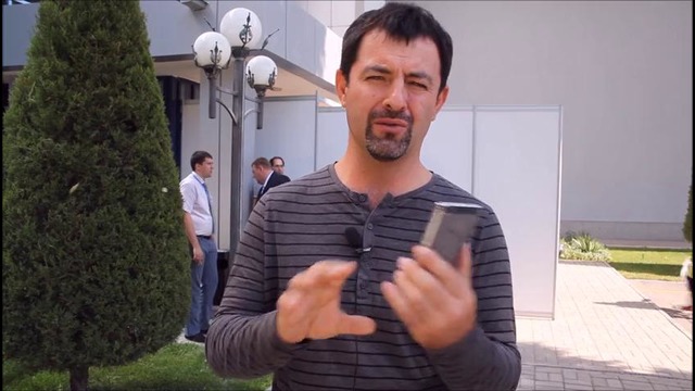 Эрнест Куртвелиев рассказывает о Huawei P8