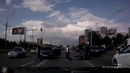 Придурок на BMW подрезал мотоцикл
