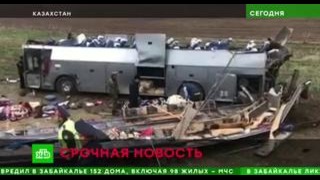 На трассе "Алматы – Ташкент" перевернулся автобус: 11 человек погибло