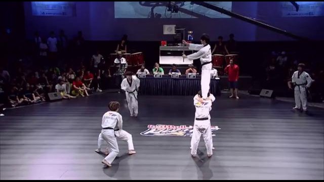 Tricking battles and extreme Taekwondo – Red Bull Kick It 2013