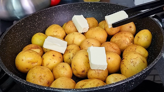 Как правильно Приготовить молодой Картофель на сковороде