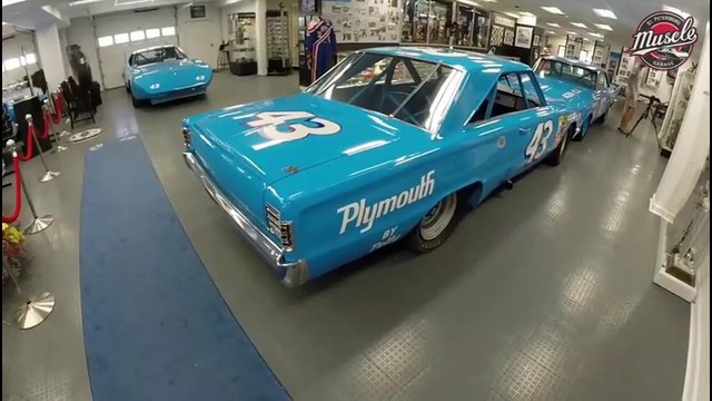 MUSCLEGARAGE vs Асашай (Часть 15. Музей короля Наскар)