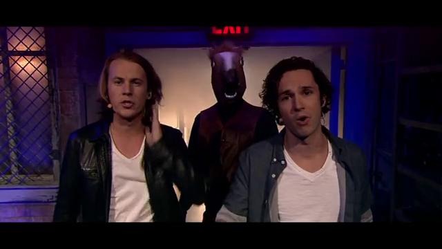 Ylvis – What Does The Fox Say? (LIVE Music Video)