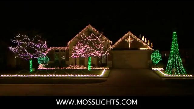 Потрясающее световое шоу из гирлянд на Рождество