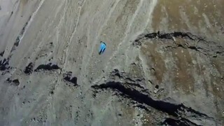 Нереально крутой прыжок с парашютом