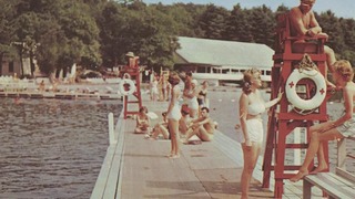 Фотограф находит открытки курортов 60-ых годов, чтобы сравнить с тем, как они выглядят сейчас