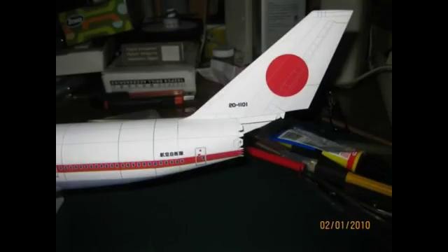 Boeing 747-400 (japanese government) paper model 1-144