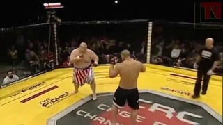Fattest guy destroy super fighter! muscles don’t matter in fight