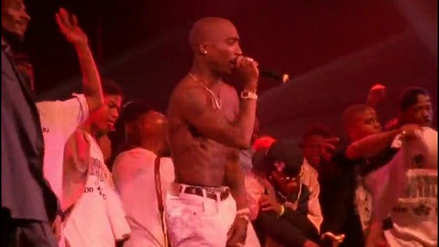 2Pac and Snoop Dogg – 2 of Amerikaz Most Wanted Live
