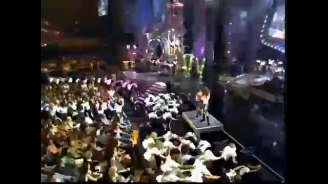 T.A.T.U. – Not Gonna Get Us (Live at MTV Movie Awards 2003)
