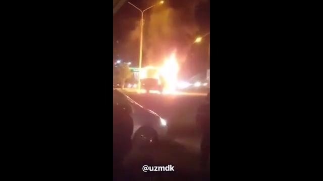 В Ташкенте сгорела Газель