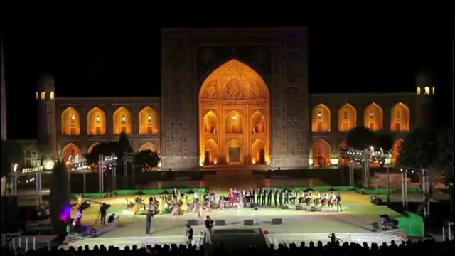 Ozodbek Nazarbekov – Samarqand shahridagi konsert dasturi 2014 (Registon maydoni)