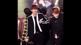 FanCam V (BTS) and JB (GOT7) dancing