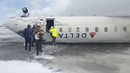 Самолёт Delta перевернулся при посадке в аэропорту Торонто