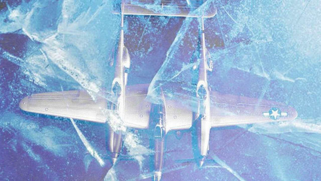 Истребитель времен Второй мировой нашли под 75-метровым слоем льда… Достали из ледника и завели