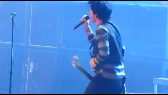 Green Day – Stay the Night (LIVE) 99 Revolutions Tour