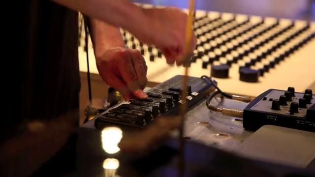 Куичи Окамото: музыкальный стол