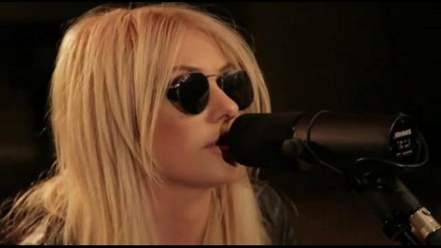 The Pretty Reckless – Miss Nothing (Live at Down the Front Session)