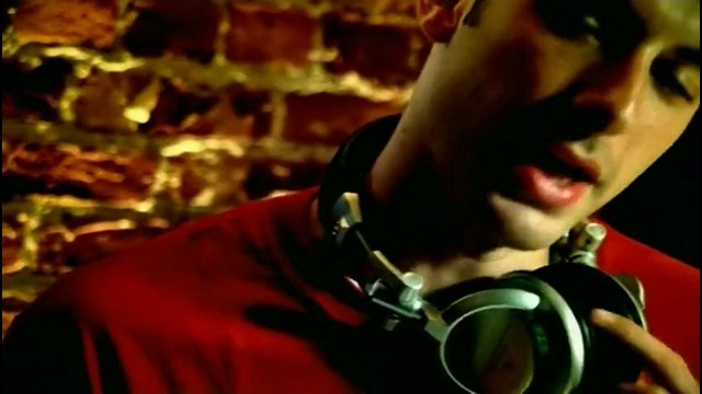 Mark Ronson – Ooh Wee (ft. Ghostface Killah, Nate Dogg, Trife & Saigon)