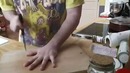 Игра ножом между пальцами