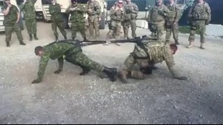 Забава американских и канадских солдат
