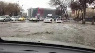 Дождь в Ташкенте, потоп на Юнусабаде