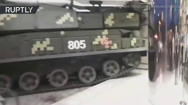 Момент наезда ЗРК «Бук» на здание в центре Киева попал на видео