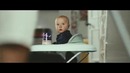 Пылесос прячется от малыша копа