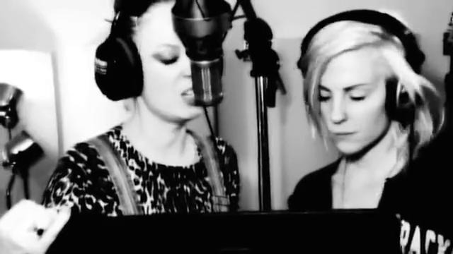 Garbage – Girls Talk feat. Brody Dalle (Official Video)