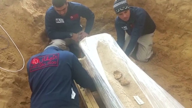 В Газе нашли 2000-летний свинцовый саркофаг римской эпохи