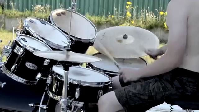 Как играть бластбит на барабане