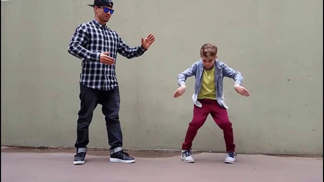 Merrick and Poppin John – – Freestyle Popping – – Dancing