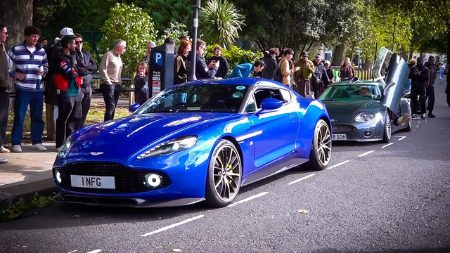 Supercars and Classic Cars Meet in Central London