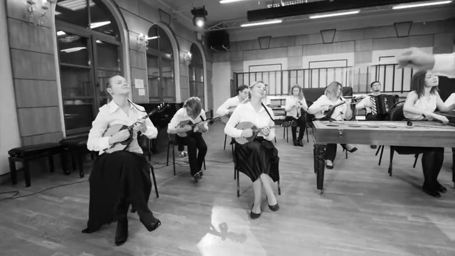 Russian Rammstein – Du Riechst So Gut