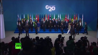 Лидеры саммита G20 приняли участие в церемонии совместного фотографирования