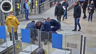 Десантник дзюдоист ударом усмирил дебошира с ножом в петербургском метро