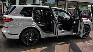 2023 BMW X7 – interior and Exterior Details (Athletic Big SUV)