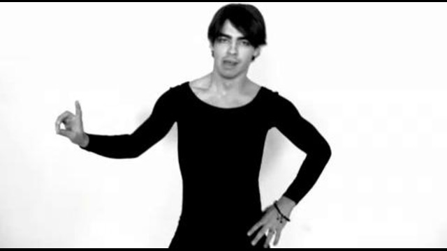 Joe Jonas Dances to Single Ladies