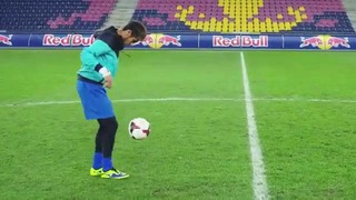 Freestyle football juggling battle – Neymar Jr vs Hachim Mastour