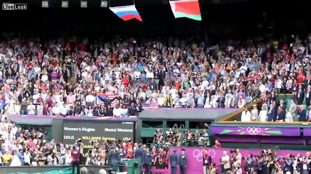 Неожиданный поворот при вручении медалей на Олимпиаде 2012