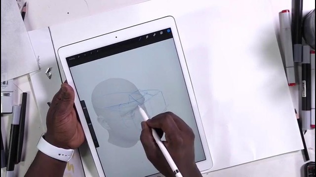 IPad Pro – Sketching an Oculus like VR Headset