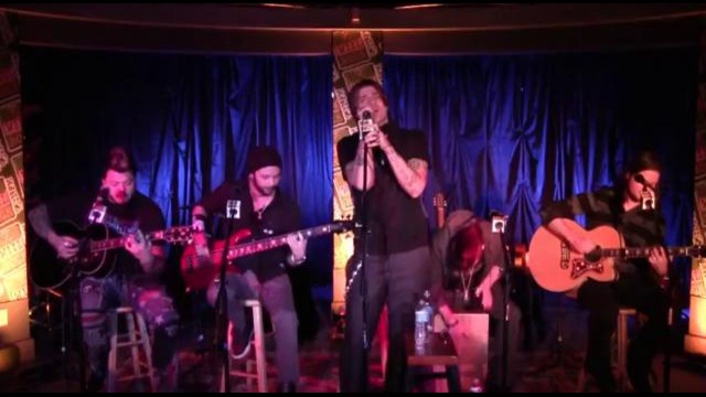 Hinder – Save Me (Acoustic)