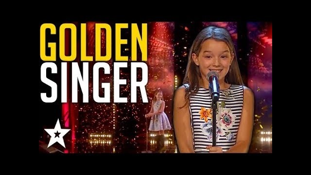 10-летняя девочка своим голосом заставила прослезиться жюри на шоу талантов в Швеции