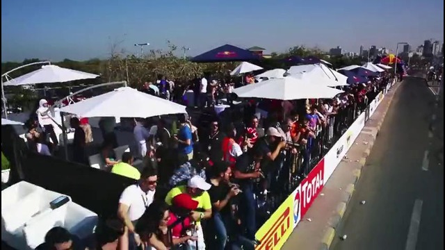 Red Bull Racing – F1 Car live & loud on the streets of Kuwait City