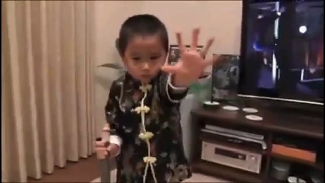 This 4 year old kid plays Nunchucks Like aa little Bruce Lee