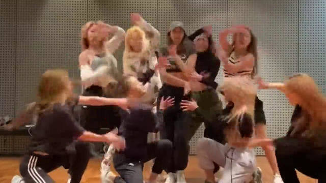 [mirrored & zoomed dance practice] lisa (blackpink) – senorita dance practice – youtube