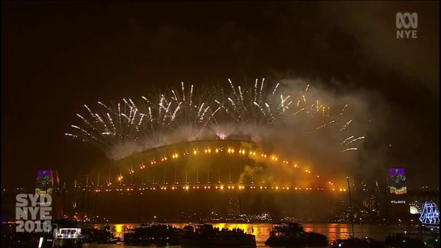 Sydney New Year’s Eve 2017 – Midnight Fireworks