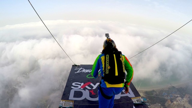 Dream Jump – Dubai 4K | 720p HD